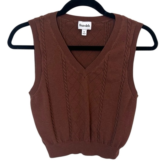 Aritzia Sun-Deh Quinn Cropped Sweater Vest- Brown- Size Medium - Picture 4 of 10